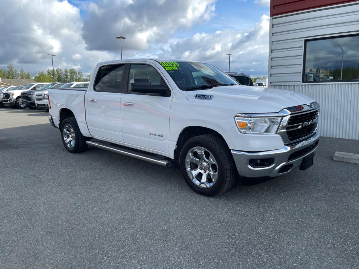 2019 WHITE RAM 1500 BIG HORN (1C6SRFFT1KN) with an 5.7L engine, Automatic transmission, located at 1960 Industrial Drive, Wasilla, 99654, (907) 274-2277, 61.573475, -149.400146 - Photo#4